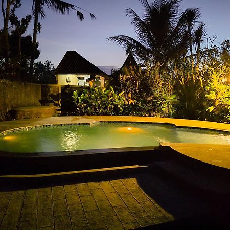 Апартаменты Tangkas House Tampaksiring Экстерьер фото
